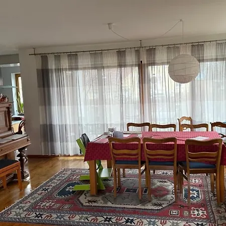 Ruhige Erdgeschosswohnung Mit Parkplatz In Suedost * Ερφούρτη