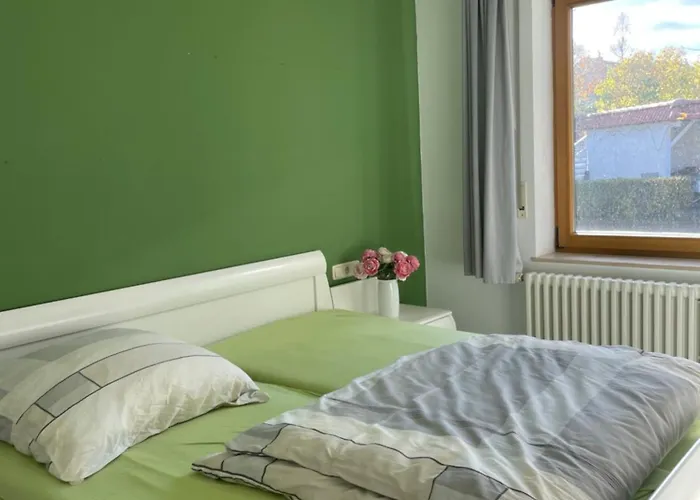 Ruhige Erdgeschosswohnung Mit Parkplatz In Erfurt Suedost *