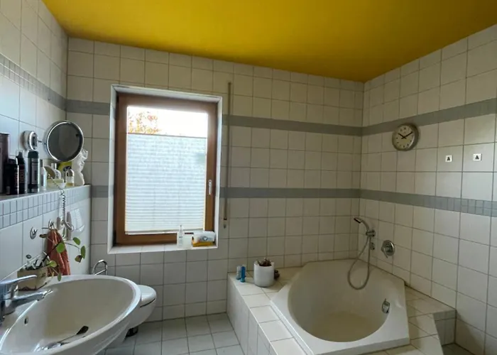 Ruhige Erdgeschosswohnung Mit Parkplatz In Erfurt Suedost Niederdorla